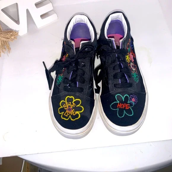 VANS skate shoes.US kids size 13.5. Decor on shoe-flowers, positive vibes - Picture 8 of 15